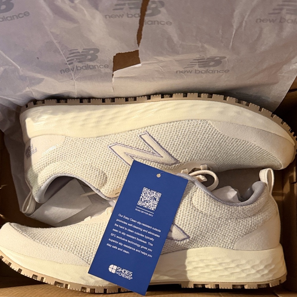 NWT New Balance off white sneakers